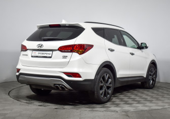 Подержанный автомобиль Hyundai Santa Fe 2015 года (5 фото)
