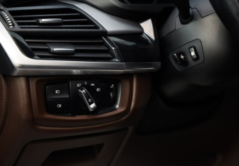 Подержанный автомобиль BMW X5 2016 года (22 фото)