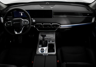 Подержанный автомобиль Jetour X70 Plus 2025 года (15 фото)