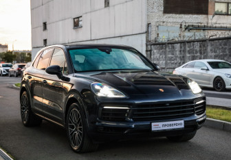 Подержанный автомобиль Porsche Cayenne 2019 года (5 фото)