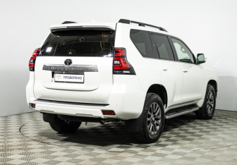 Подержанный автомобиль Toyota Land Cruiser Prado 2017 года (5 фото)
