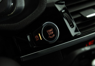 Подержанный автомобиль BMW X3 2014 года (16 фото)