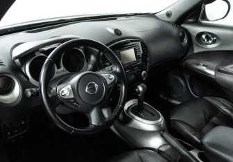 Подержанный автомобиль Nissan Juke 2011 года (11 фото)