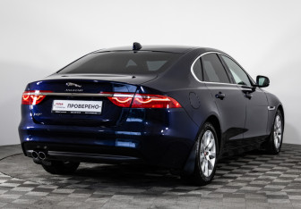 Подержанный автомобиль Jaguar XF Sedan 2016 года (6 фото)