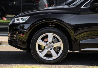 Подержанный автомобиль Audi Q5 2019 года (10 фото)