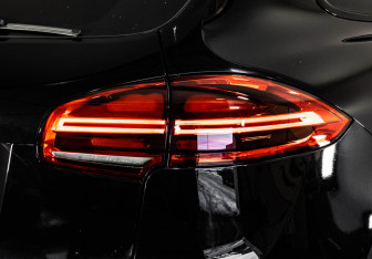 Подержанный автомобиль Porsche Cayenne 2014 года (7 фото)