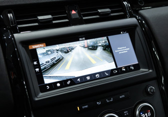 Подержанный автомобиль Land Rover Discovery 2019 года (23 фото)