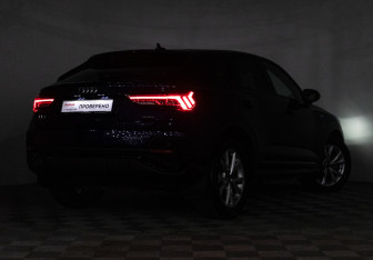 Подержанный автомобиль Audi Q3 2021 года (30 фото)
