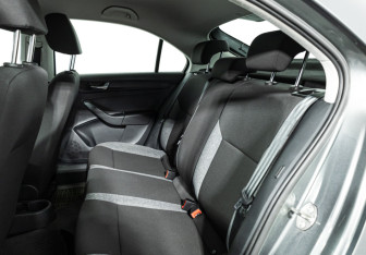 Подержанный автомобиль Skoda Rapid Liftback 2020 года (10 фото)