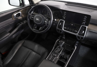 Подержанный автомобиль Kia Sorento 2020 года (8 фото)