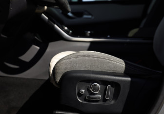 Подержанный автомобиль Land Rover Range Rover Velar 2018 года (27 фото)