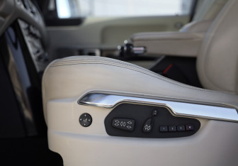 Подержанный автомобиль Land Rover Range Rover 2012 года (30 фото)