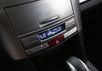Подержанный автомобиль Subaru Outback Wagon 2011 года (18 фото)