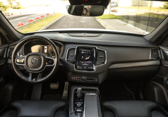 Подержанный автомобиль Volvo XC90 2019 года (11 фото)