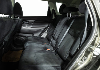 Подержанный автомобиль Nissan X-Trail 2017 года (10 фото)