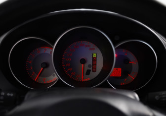 Подержанный автомобиль Mazda 3 Sedan 2008 года (10 фото)