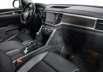Подержанный автомобиль Volkswagen Teramont 2018 года (15 фото)