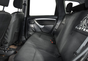 Подержанный автомобиль Renault Duster 2015 года (11 фото)