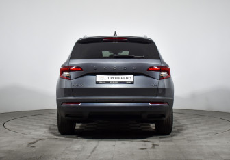Подержанный автомобиль Skoda Karoq 2020 года (6 фото)