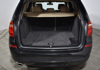 Подержанный автомобиль BMW X3 2015 года (22 фото)