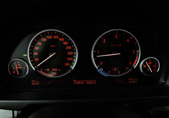 Подержанный автомобиль BMW X5 2017 года (12 фото)