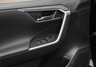 Подержанный автомобиль Toyota RAV4 2022 года (24 фото)