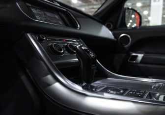 Подержанный автомобиль Land Rover Range Rover Sport 2016 года (25 фото)