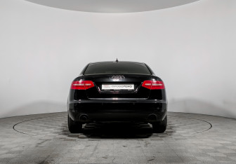 Подержанный автомобиль Audi A6 Sedan 2009 года (6 фото)