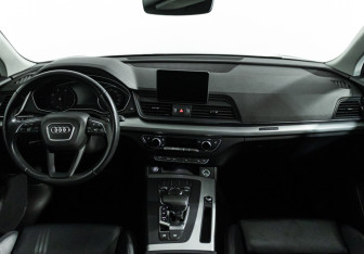 Подержанный автомобиль Audi Q5 2018 года (13 фото)