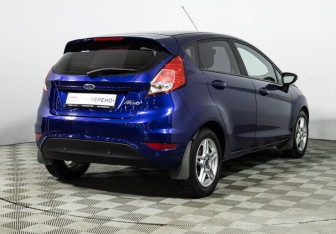Подержанный автомобиль Ford Fiesta Hatchback 2016 года (5 фото)