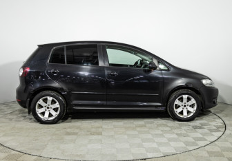 Подержанный автомобиль Volkswagen Golf Plus 2012 года (4 фото)