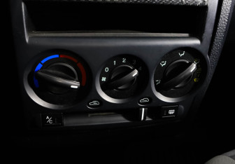 Подержанный автомобиль Hyundai Getz 2005 года (13 фото)