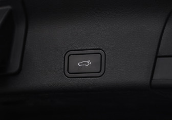 Подержанный автомобиль Geely Atlas Pro 2021 года (32 фото)