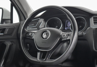 Подержанный автомобиль Volkswagen Tiguan 2018 года (14 фото)