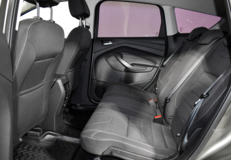 Подержанный автомобиль Ford Kuga 2014 года (20 фото)