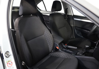 Подержанный автомобиль Skoda Octavia Liftback 2019 года (17 фото)
