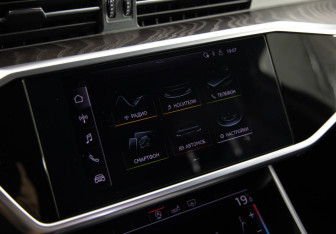 Подержанный автомобиль Audi A6 Sedan 2019 года (25 фото)