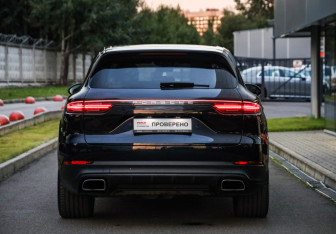 Подержанный автомобиль Porsche Cayenne 2019 года (7 фото)
