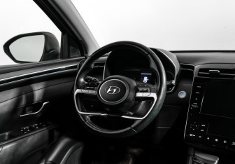 Подержанный автомобиль Hyundai Tucson 2021 года (15 фото)