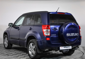 Подержанный автомобиль Suzuki Grand Vitara 2010 года (7 фото)