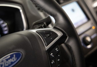 Подержанный автомобиль Ford Mondeo Sedan 2016 года (21 фото)