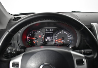 Подержанный автомобиль Nissan X-Trail 2014 года (14 фото)