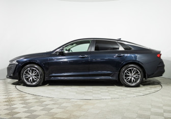 Подержанный автомобиль Kia K5 2022 года (8 фото)