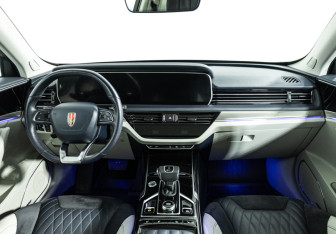 Подержанный автомобиль Hongqi HS5 2023 года (13 фото)