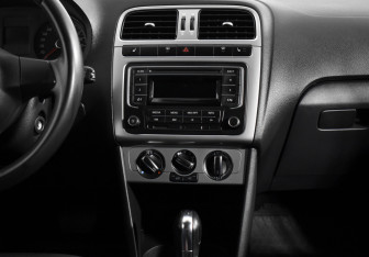 Подержанный автомобиль Volkswagen Polo Sedan 2013 года (14 фото)