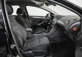 Подержанный автомобиль Ford Mondeo Sedan 2012 года (18 фото)