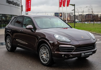 Подержанный автомобиль Porsche Cayenne 2014 года (5 фото)