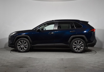 Подержанный автомобиль Toyota RAV4 2019 года (8 фото)