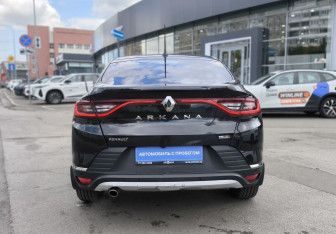 Подержанный автомобиль Renault Arkana 2019 года (5 фото)