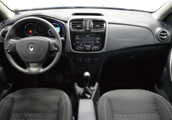 Подержанный автомобиль Renault Logan Sedan 2018 года (14 фото)